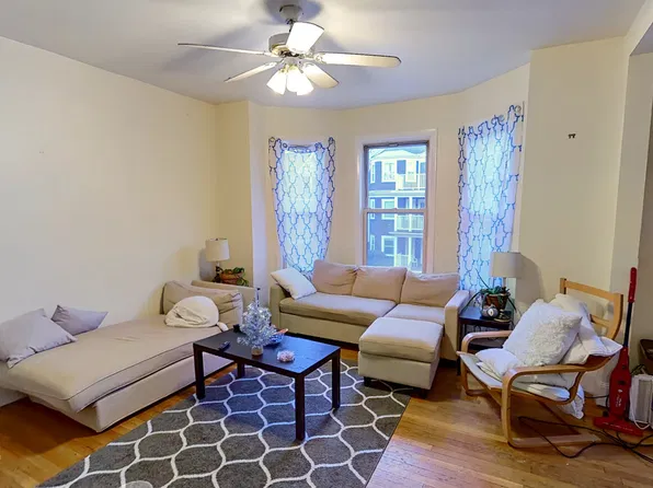 216 Freeman St, Brookline, MA
