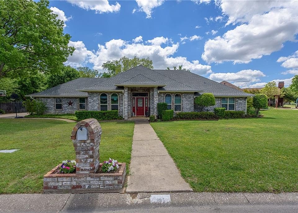 1st image of 802 Highland Hills Ln