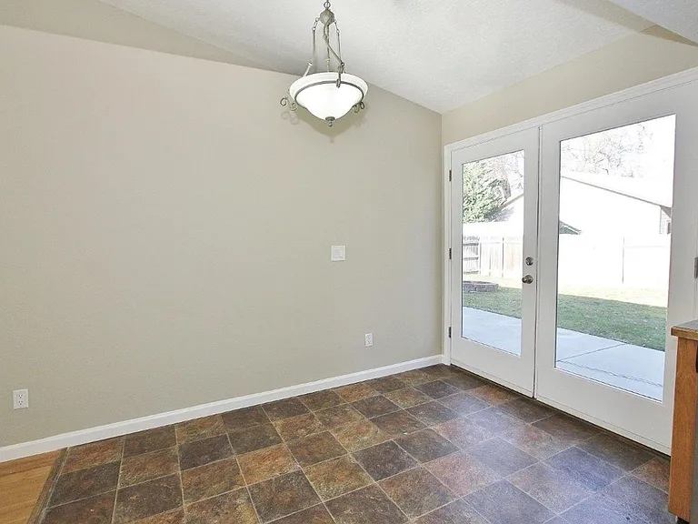 976 W Idaho Ave — Photo 6