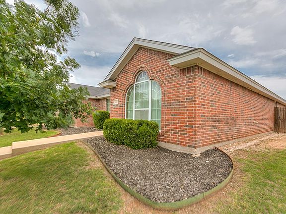 2nd image of 3617 Shadyhill Dr