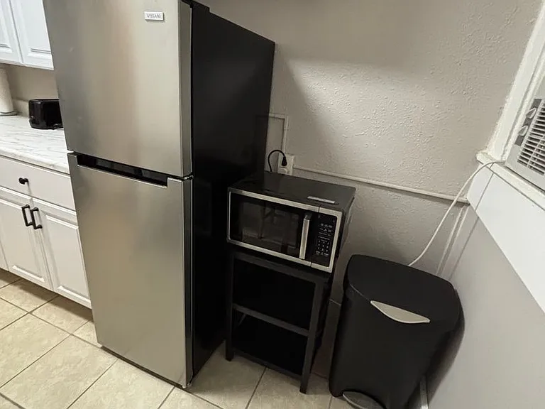 Desirable Euclid Neighborhood Apartment Building (Studio Apartments) & 2 Bedroom Single House - S... — Photo 14