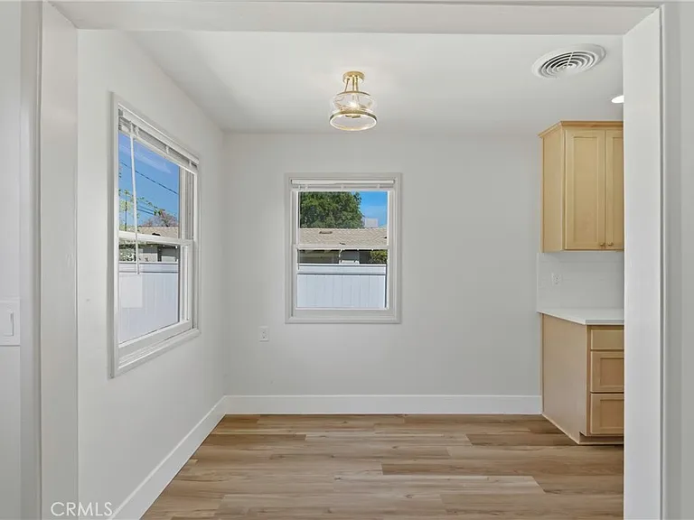 2715 Cedar St — Photo 10
