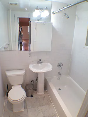 Rented by Glasser Realty LLC | media 10