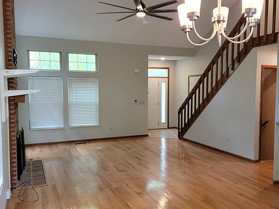 3rd image of 4159 Loughmoor Dr