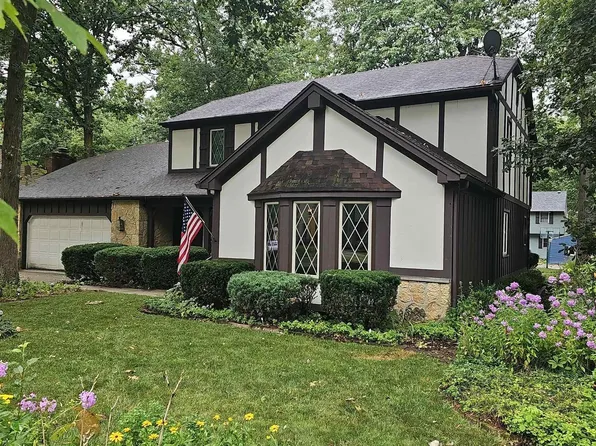 5221 Willowwood Ct, Fort Wayne, IN 46835