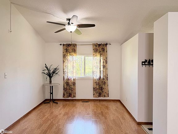 5th image of 248 E Manning Ave