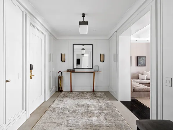 575 Park Avenue image 1 of 15