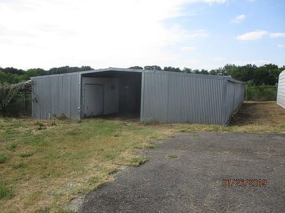 3rd image of 15753 Jacks Dr