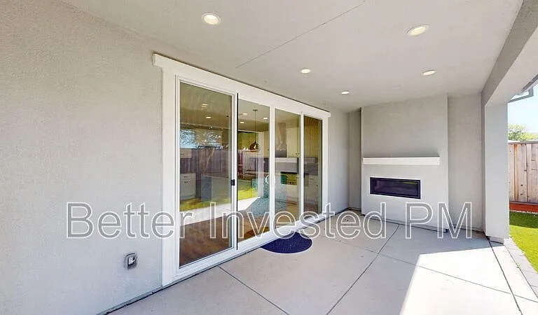 1437 Oak Cir — Photo 47