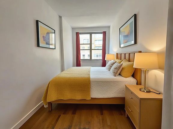 4th image of 222 W 72nd St #3F