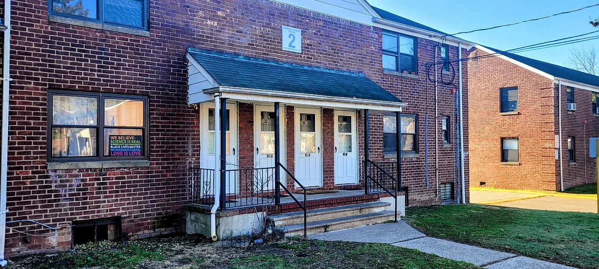 Building Photo - 20 Maybrook Dr #20M