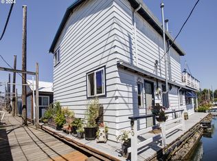 173 NE Bridgeton Rd SLIP 20, Portland, OR 97211