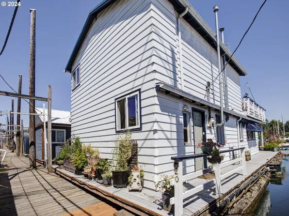173 NE Bridgeton Rd Slip 20, Portland, OR 97211