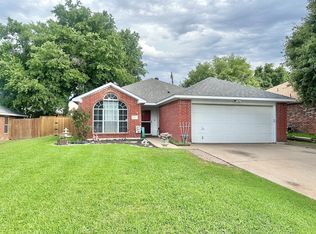 512 Fort Worth St, Mansfield, TX 76063