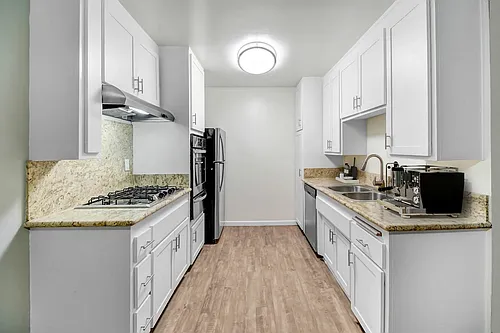 5112 Laurel Cyn Apartments Photo 1