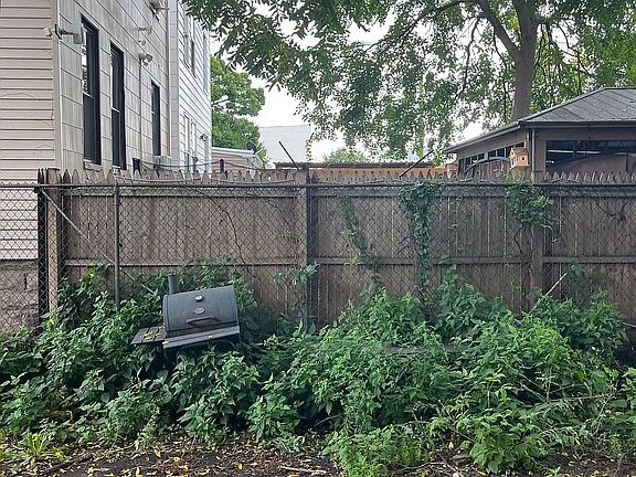 4th image of 1000 Broadway APT 1