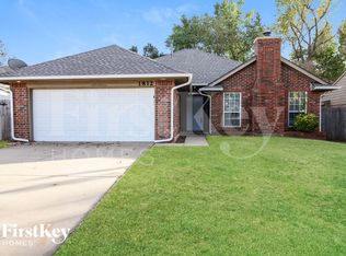 1812 Foxfire Rd, Edmond, OK 73003