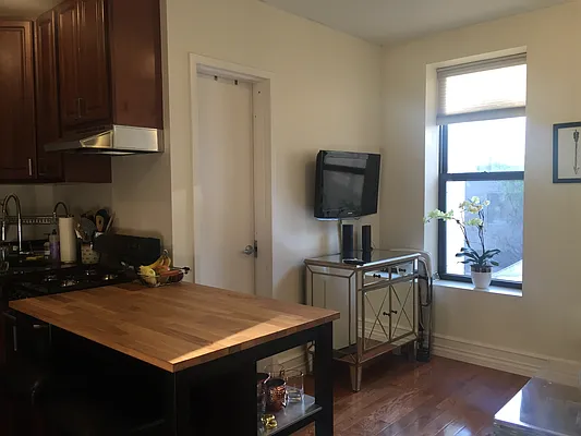 Rented by Geraldine Capasso, LREB | media 22