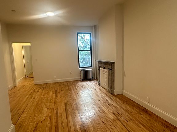 4th image of 313 W 54th St APT 2E