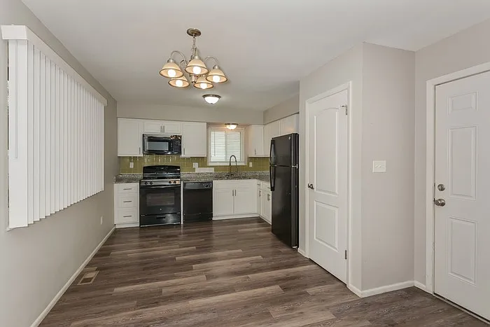 12041 Rosevalley Ln — Photo 6