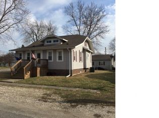 102 W Patterson St, Roodhouse, IL 62082