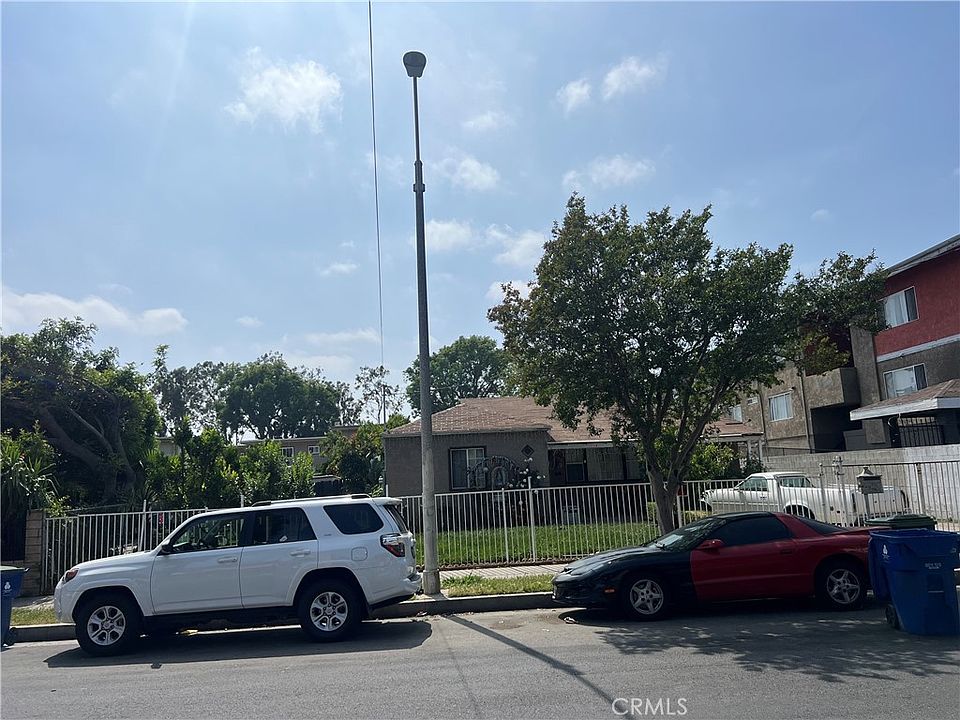 1st image of 8923 Burnet Ave