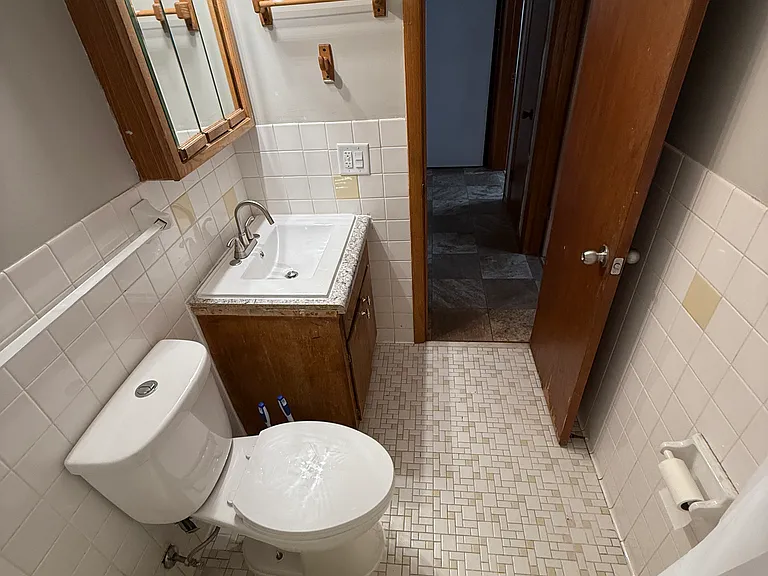 1358 10th Ave SE #4 — Photo 11