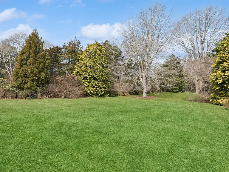 E Hollow Rd — Photo 31