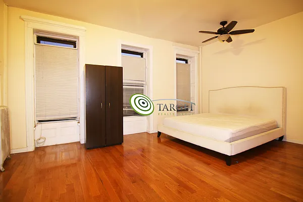 Rented by Target Realty Group | media 4