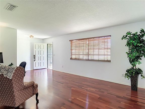 4th image of 7320 Burnway Dr