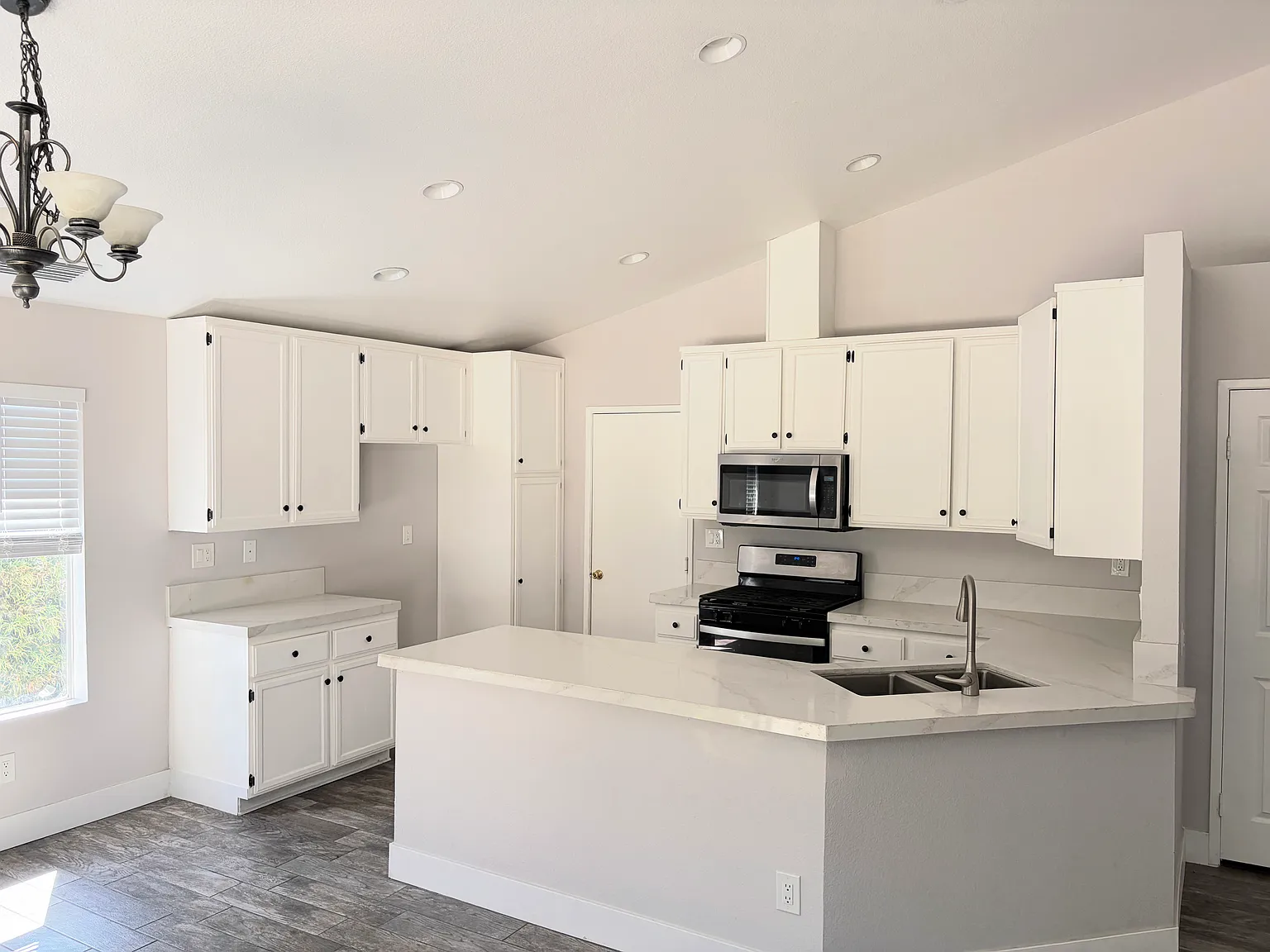 3 bed, 1321 sqft, $2,800 — Photo 4