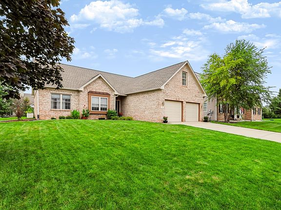 3rd image of 40 Decourcy Ln