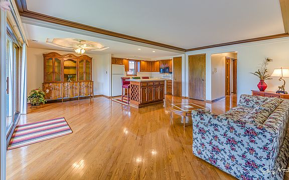 3rd image of 15639 Garden View Ct