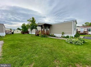 31 Jacqueline Dr, New Oxford, PA 17350