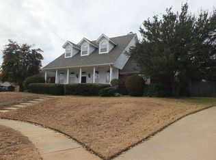 8329 Thornhaven Ct, North Richland Hills, TX 76182