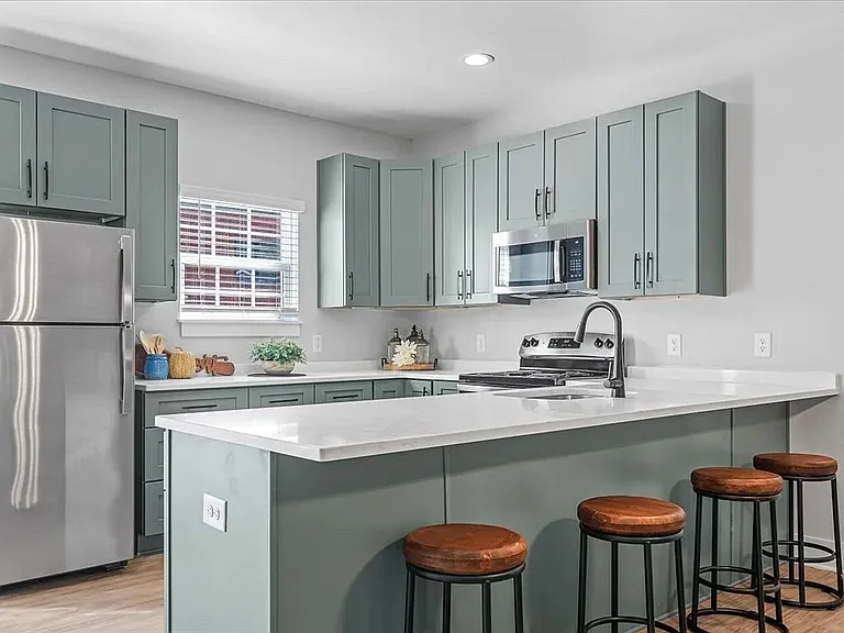 435 Saint James St NW — Photo 9
