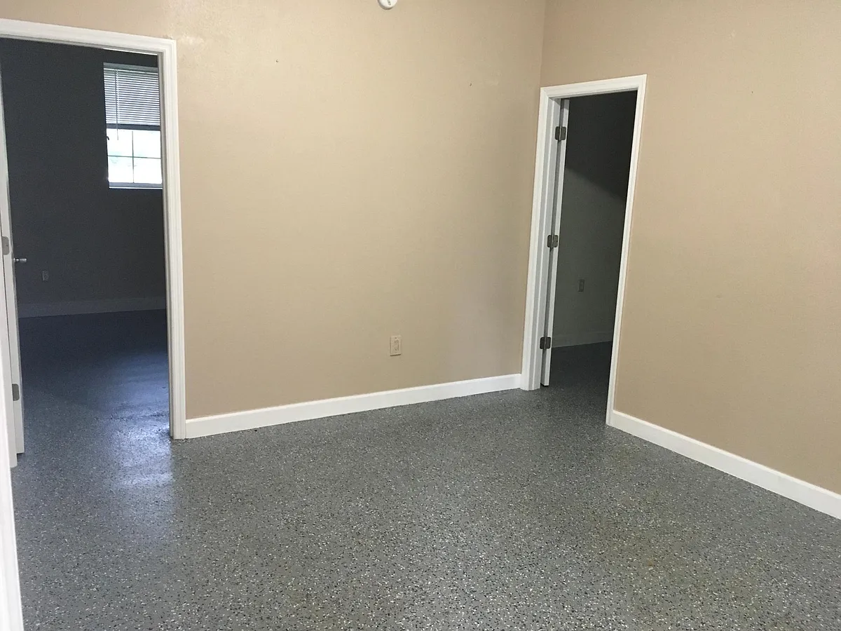 Building Photo - 1222 Cabin St #C