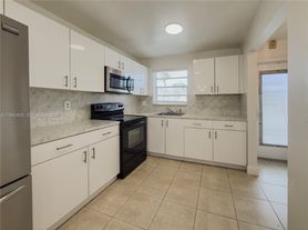 609 S State Road 7, Margate, FL