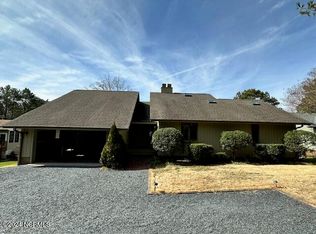 174 Overlook Dr, West End, NC 27376