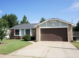 8804 W Jamesburg St, Wichita, KS 67212