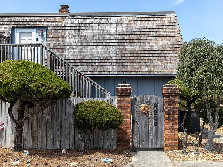 Seahorse Ct — Photo 9