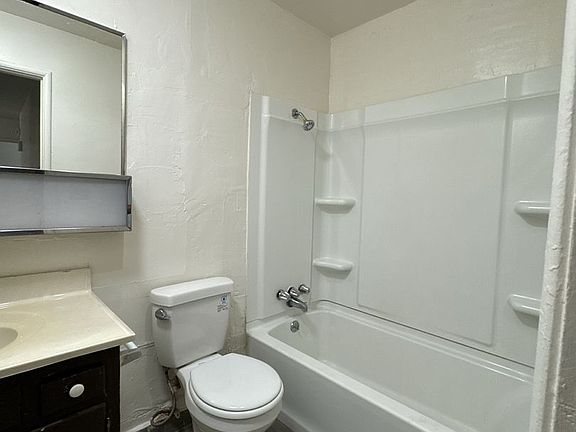 3rd image of 340-352 S Blackstone St #352-4