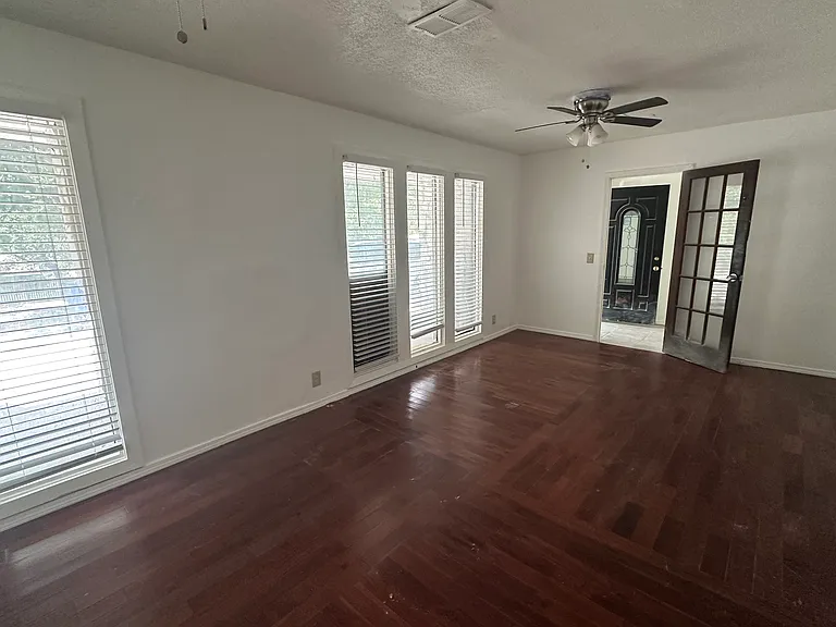 7833 S Harvard Ave — Photo 4
