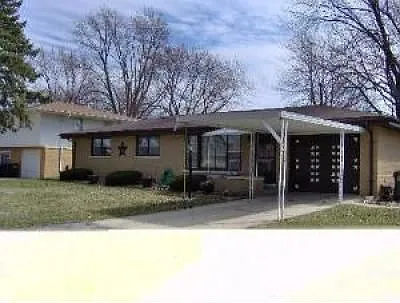 558 Country Ln photo 1