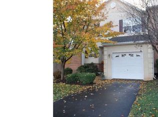 106 Courtside Dr, Red Hill, PA 18076