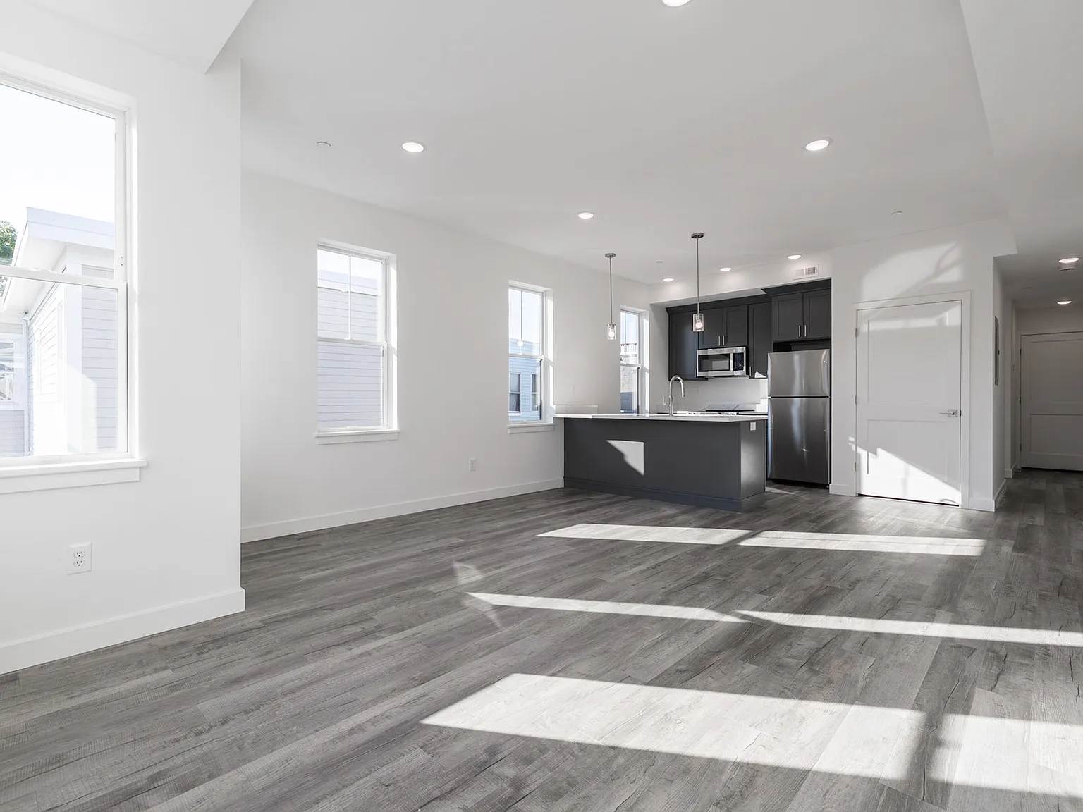 2 bed, 900 sqft, $3,250 — Photo 4