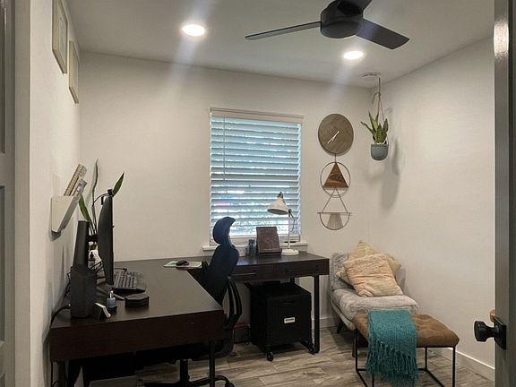 3rd image of 22 Bonita Dr