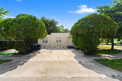 5800 Taylor St #2 Photo 1