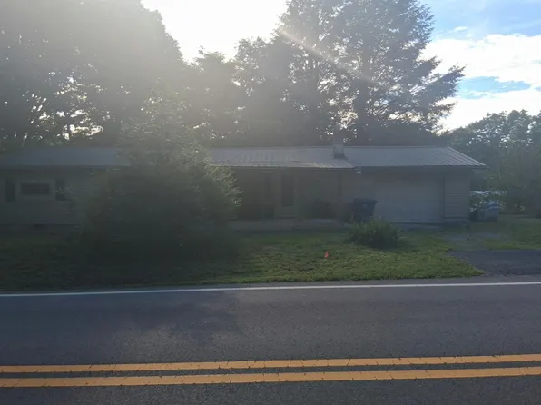 6183 Genesis Rd, Crossville, TN 38571