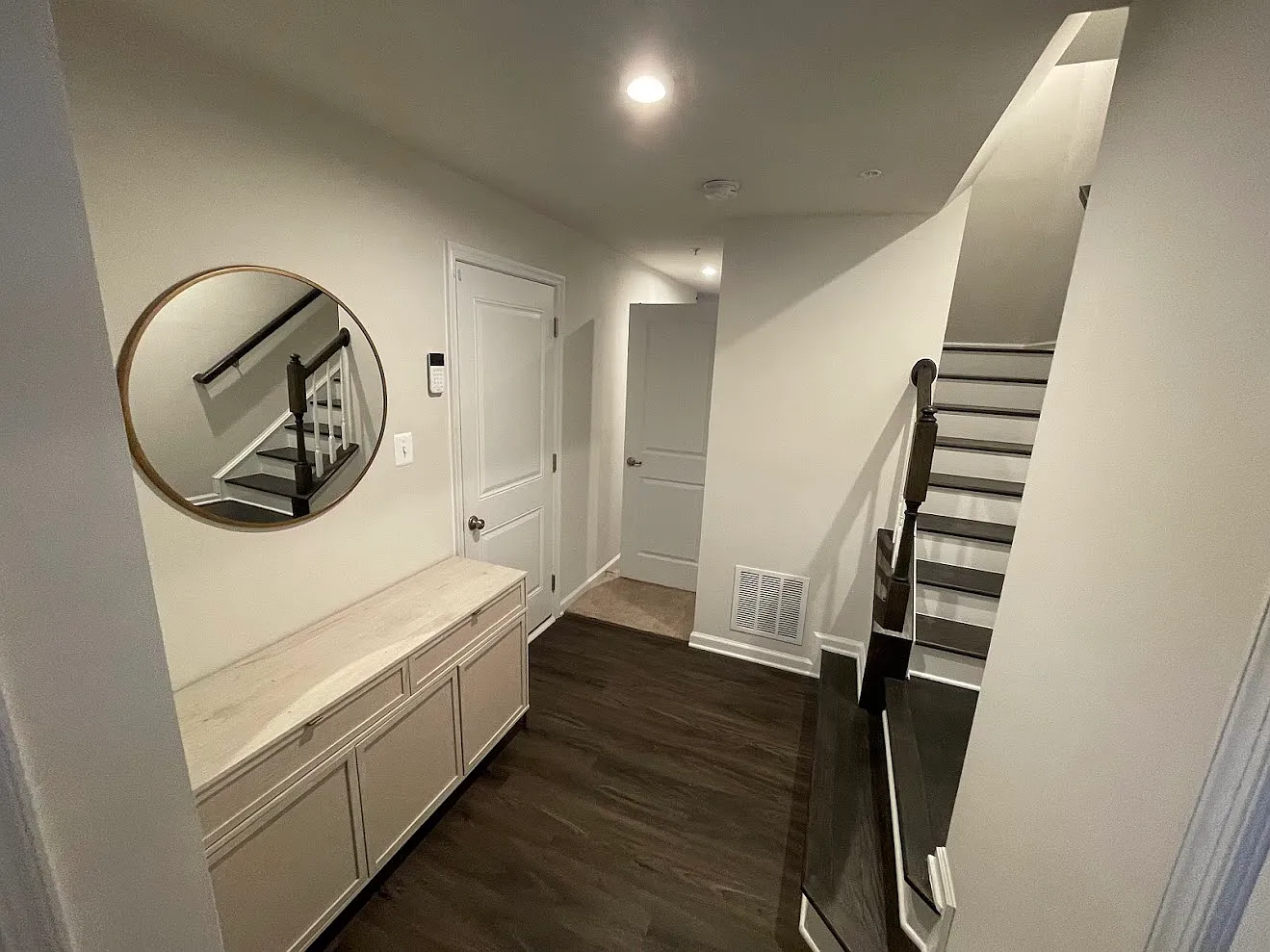 3 bed, 2.5 bath, 2328 sqft, $3,200 — Photo 3